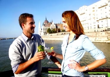 Cocktail cruise budapest