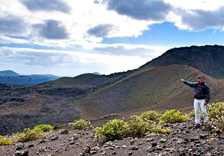Lanzarote hiking volcano landscape