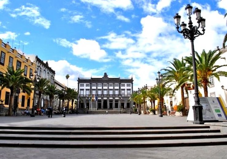 Plaza Mayor de Santa Ana in Las Palmas