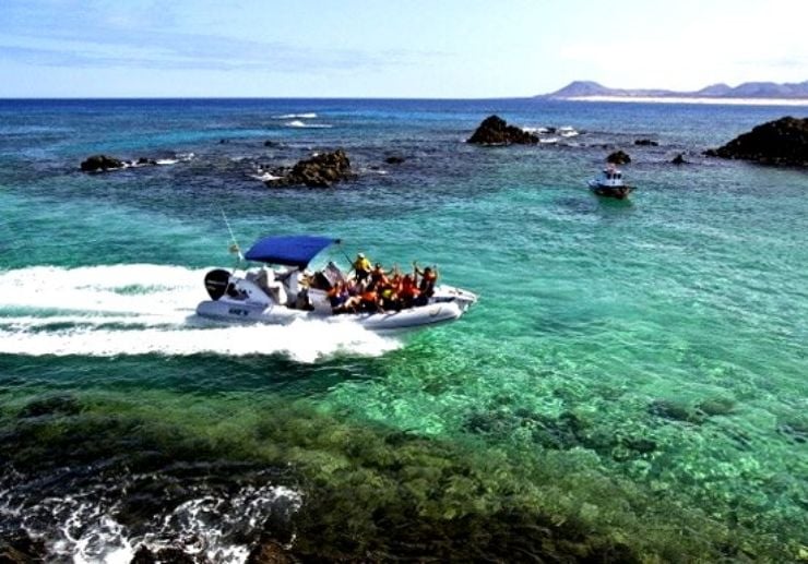 Water taxi to El Puertito Lobos Island