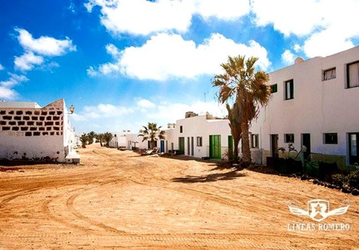 Explore the streets of La Graciosa island