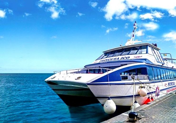 Island hopping ferry Fuerteventura Lanzarote