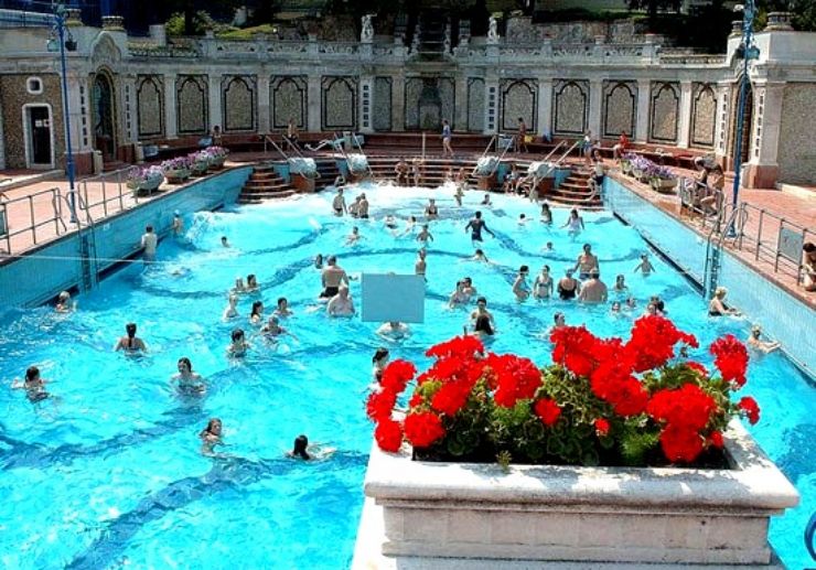 Bathe and relax at Gellért spa thermal spring