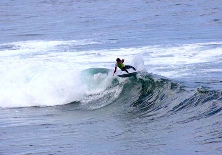 Technical surfing Punta del Hidalgo
