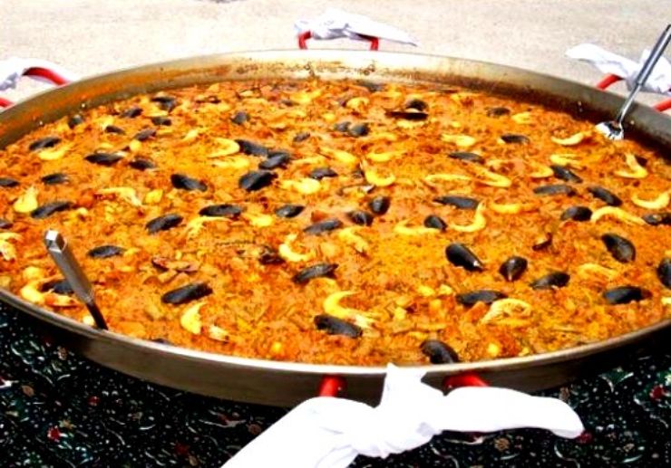 Delicious paella lunch Ibiza jeep tour with stand up paddle