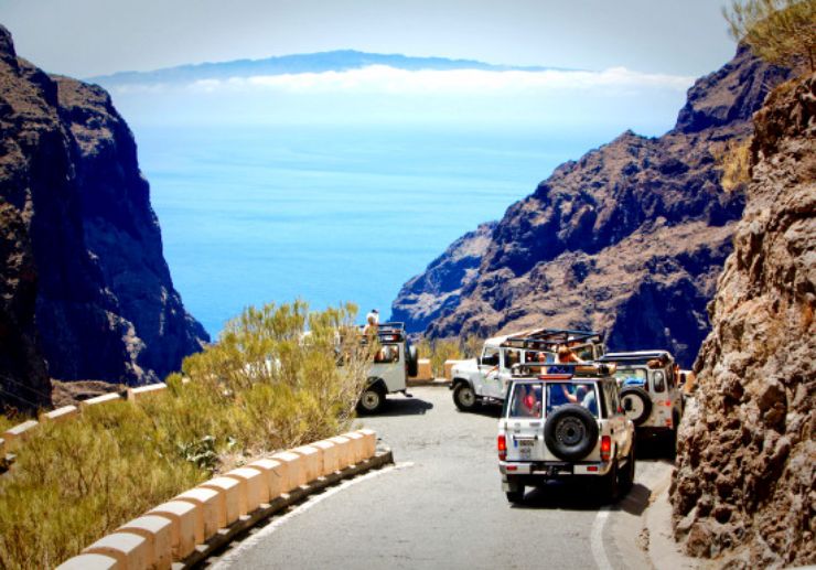 Masca jeep tour with view of La Gomera en-route