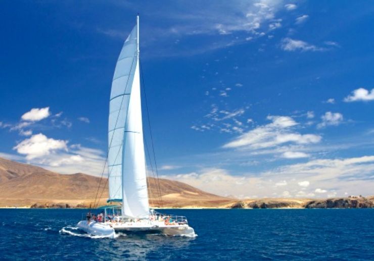 Catamaran sailing from Fuerteventura to  Papagayo
