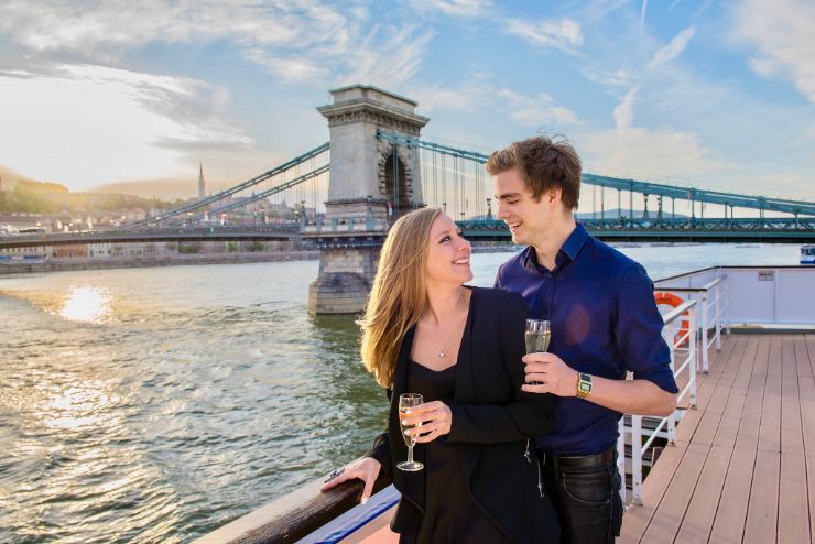 Danube river cruise with a drink in Budapest