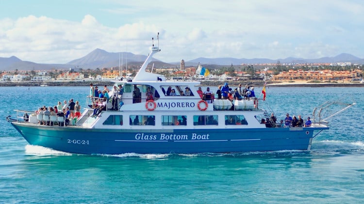 Ferry service between Corralejo and isla lobos